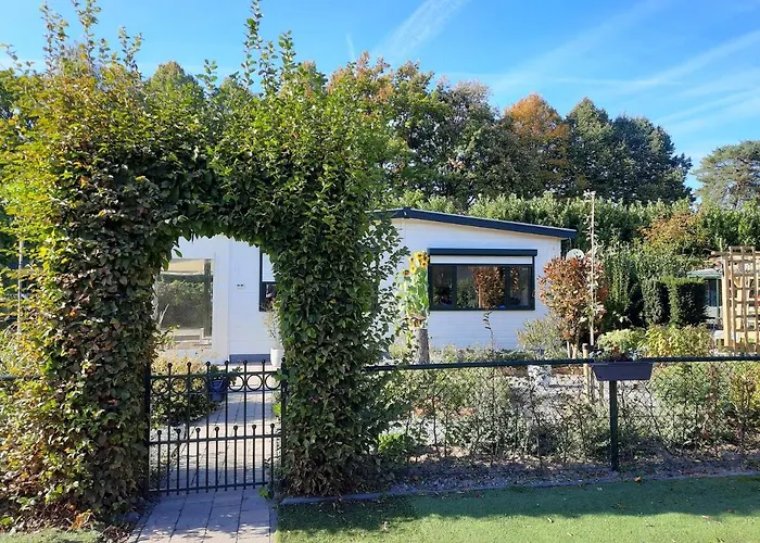 M & J База отдыха Heel