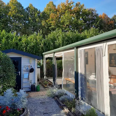 Üdülőpark M & J *