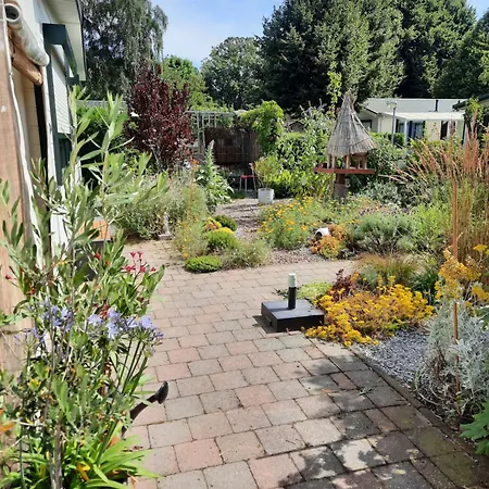 Üdülőpark M & J Heel