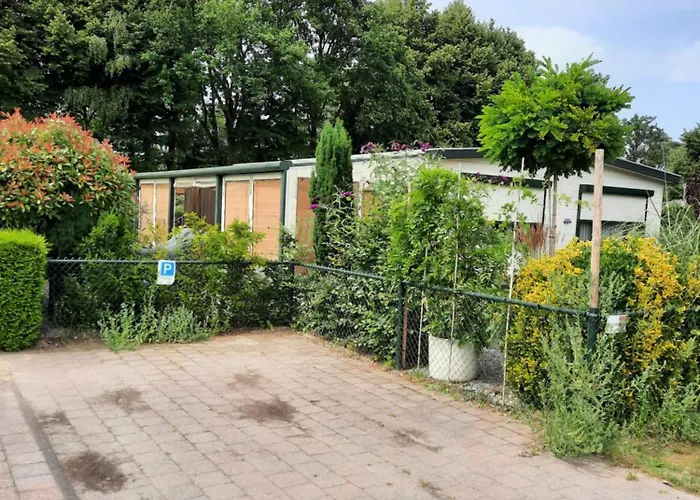 Üdülőpark M & J Heel